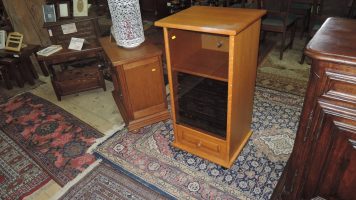 k261 Hifi skříň