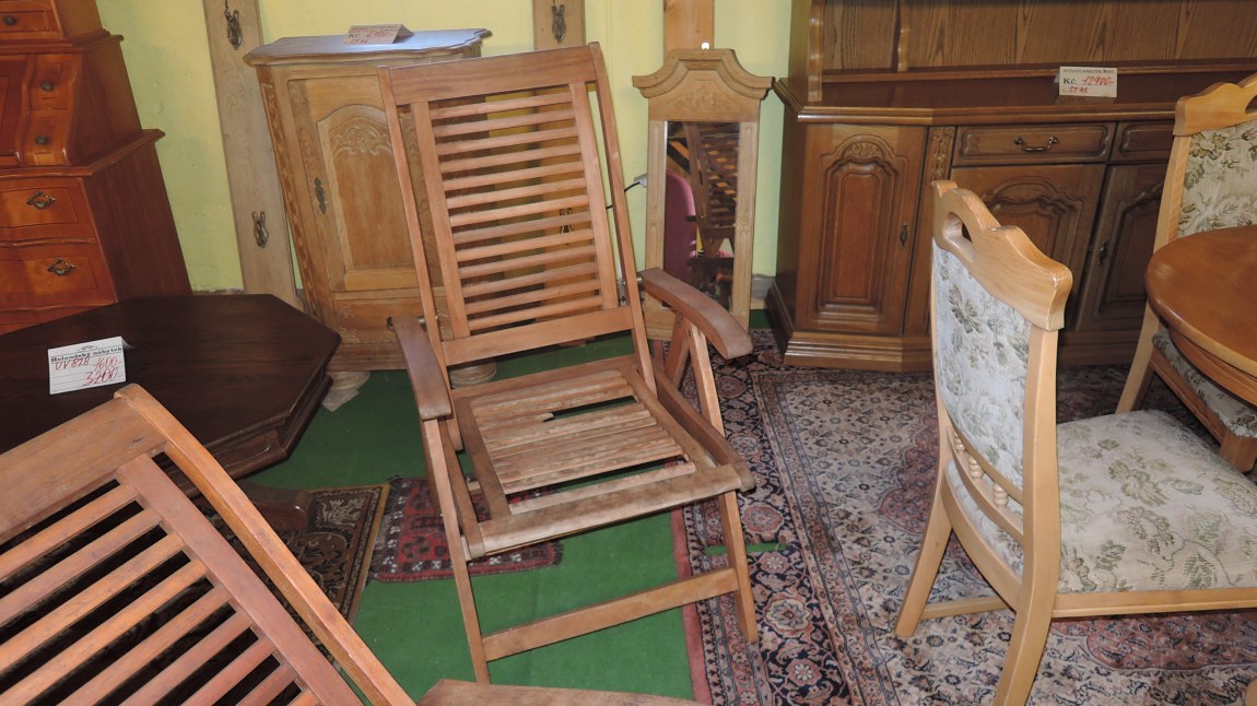 k266 skládací křeslo poškozené