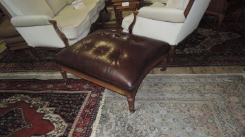 k75 taburet antik