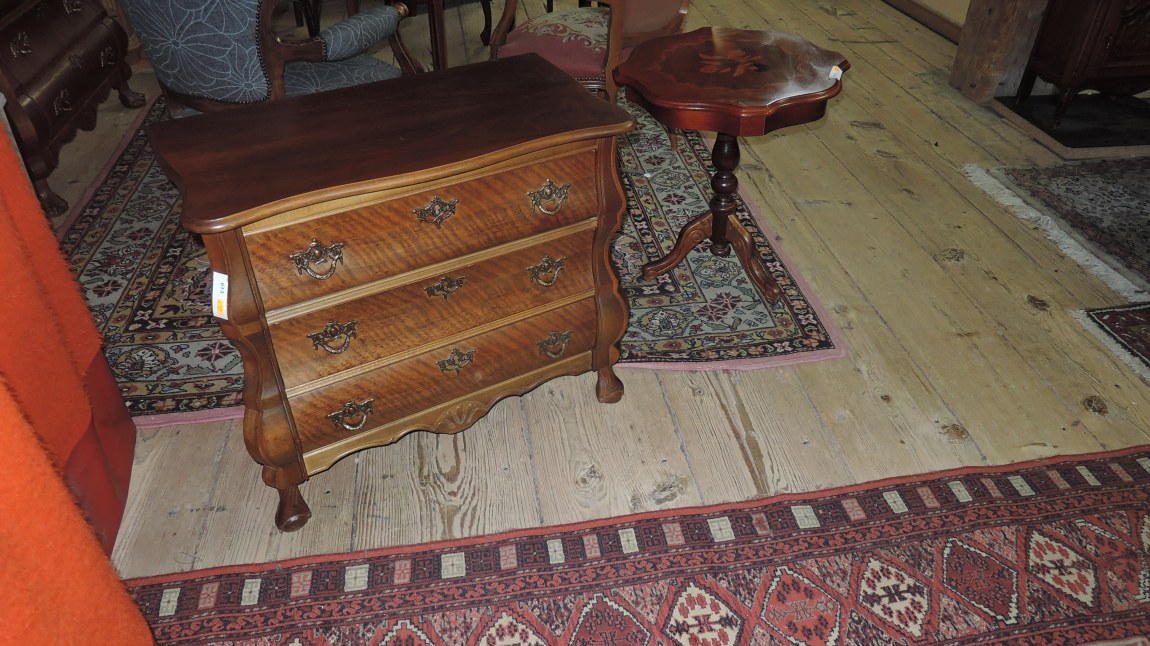 k129 komoda břichatka