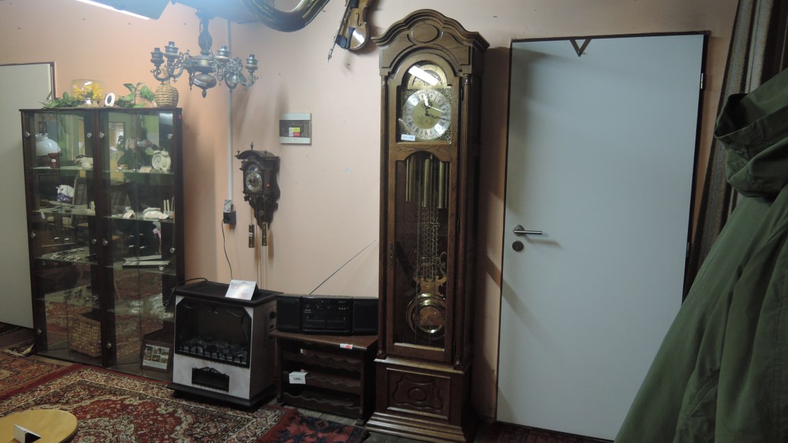 k175 hodiny podlahové