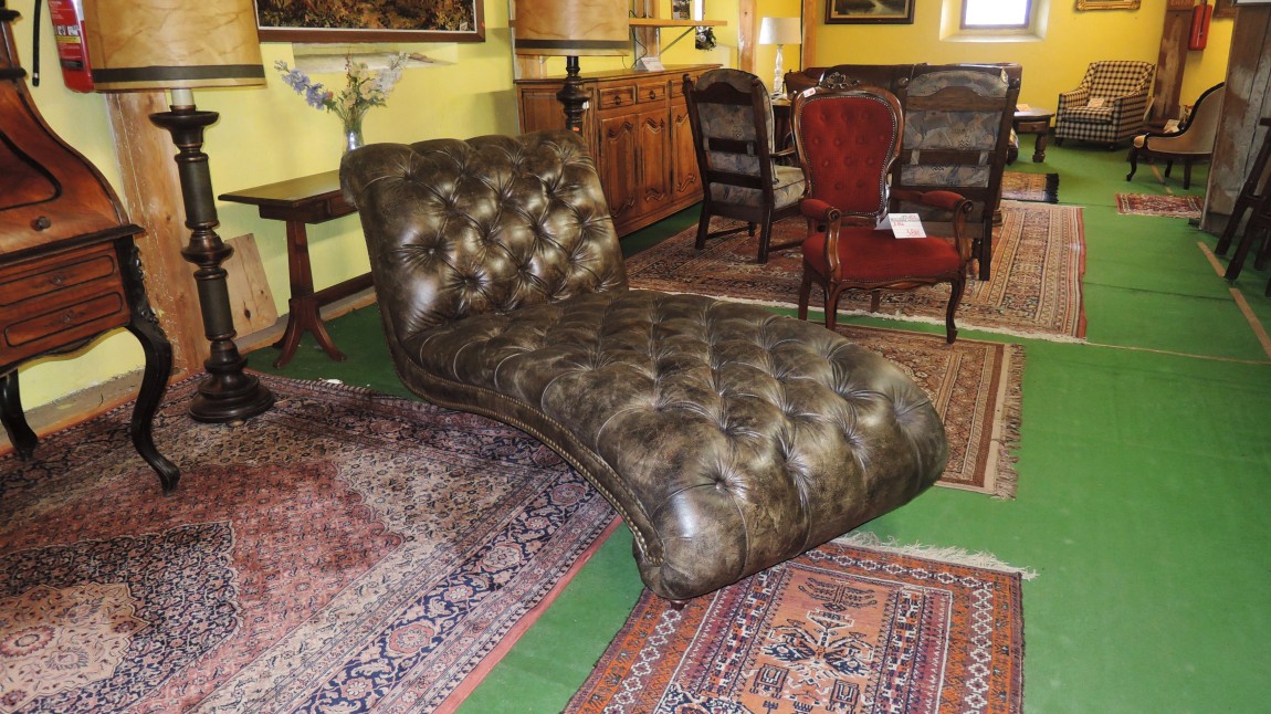 b238 sofa Chesterfield